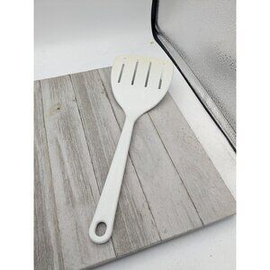 Tailor Made #1 Wide Slotted Spatula Turner Flipper White Nylon Plastic 11 3/4"